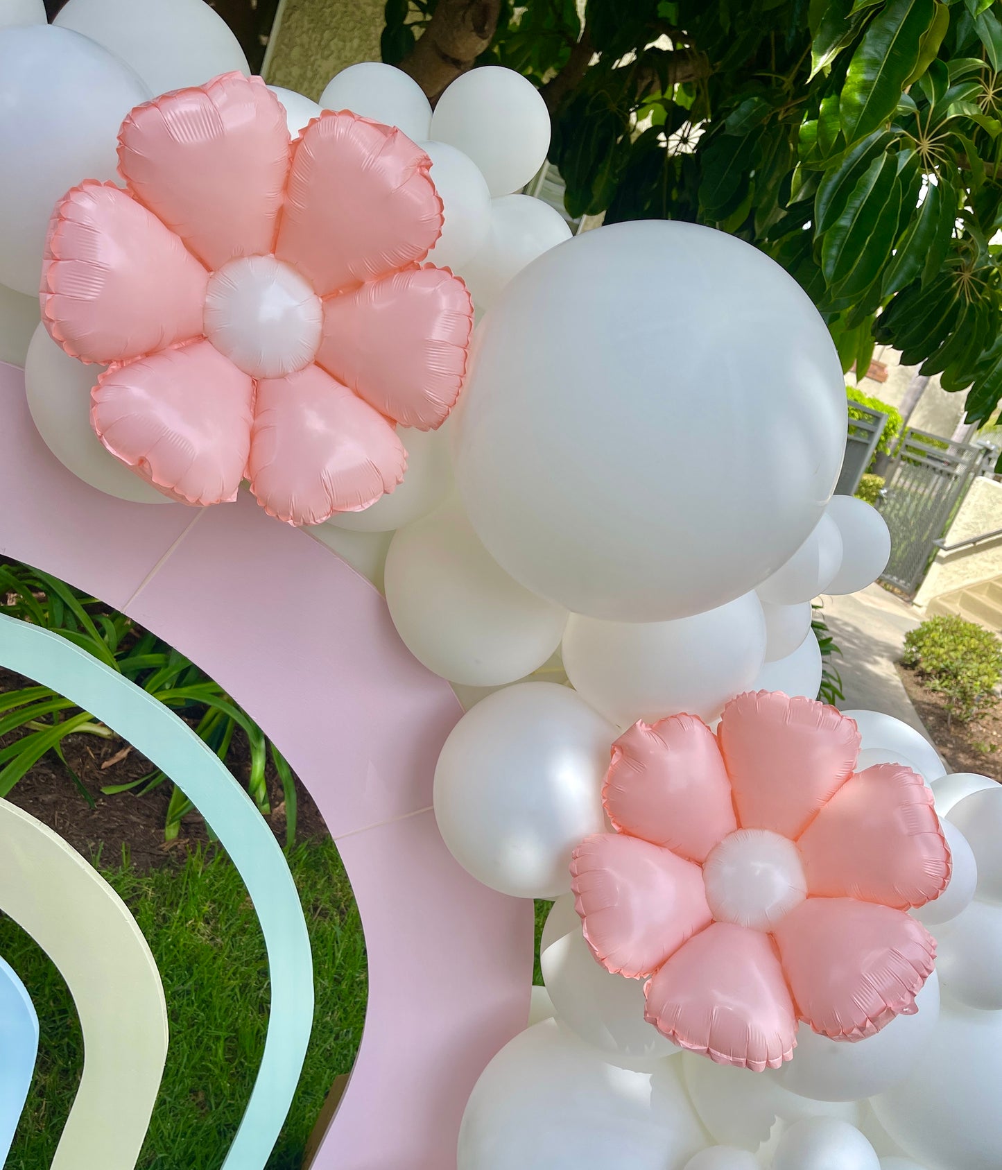 Pastel Pink Daisy Balloon Garland Kit
