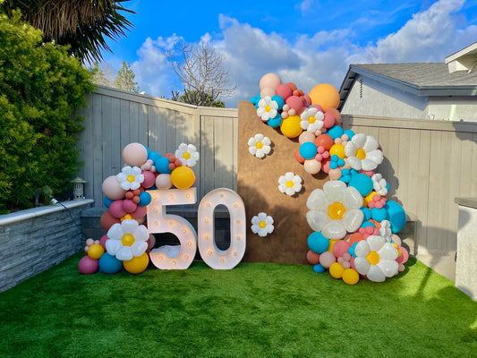 Groovy Retro Daisy Balloon Garland Kit