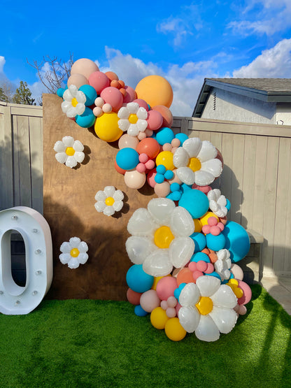 Groovy Retro Daisy Balloon Garland Kit