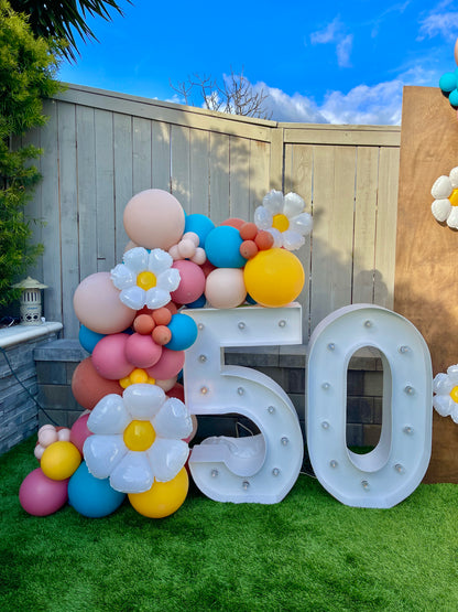 Groovy Retro Daisy Balloon Garland Kit
