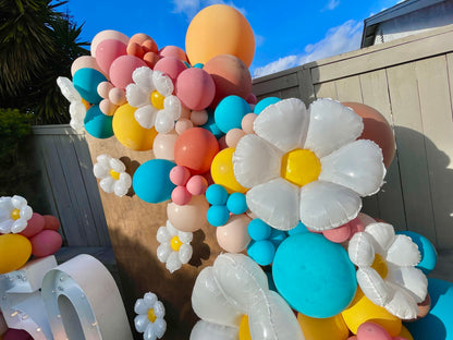 Groovy Retro Daisy Balloon Garland Kit