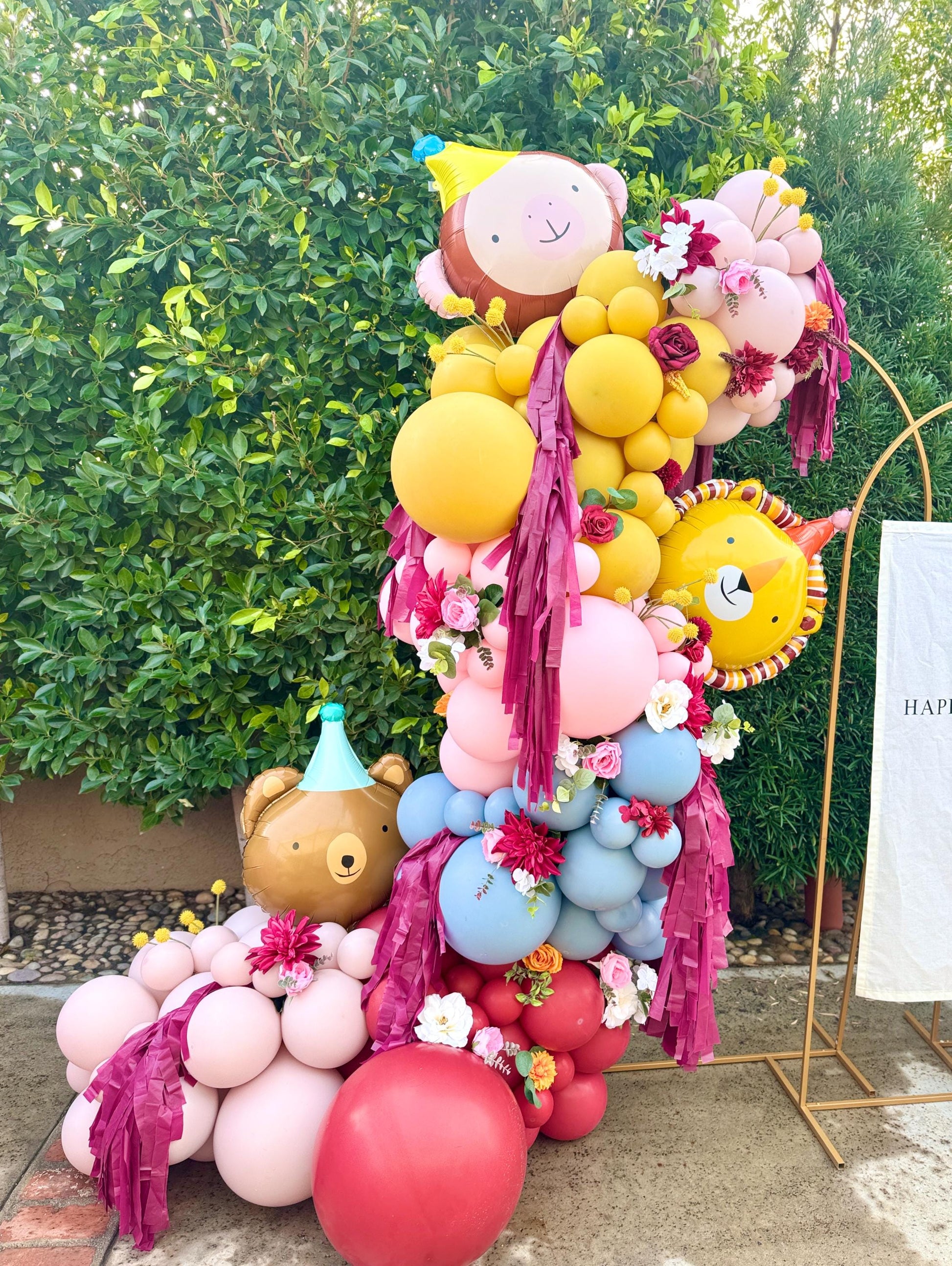 Party Animal Balloon Arch Kit, One Party Animal, Wild One First Birthday Balloon, Animals With Party Hats, Cute Balloon Animals