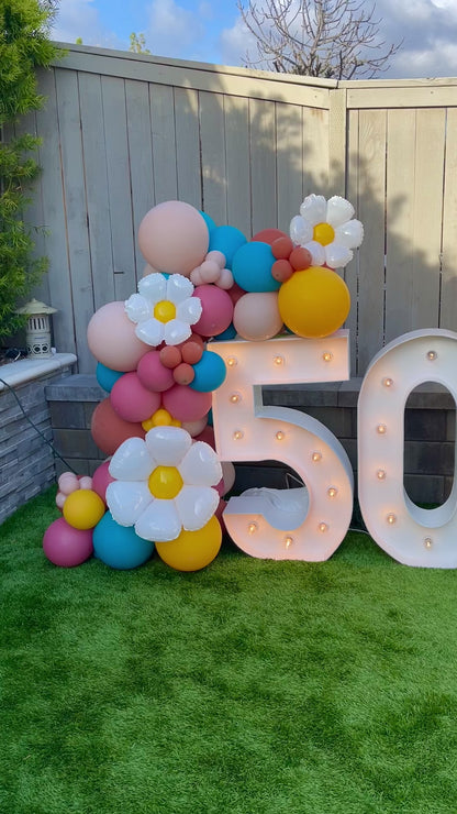 Groovy Retro Daisy Balloon Garland Kit